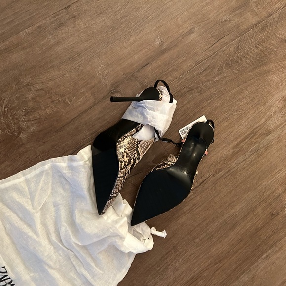 NWT Zara Black and Brown Snakeskin Heels and dust bag - Picture 2 of 2